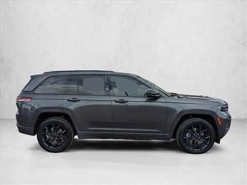 Used 2024 Jeep Grand Cherokee Limited 4xe AWD/4WD image 4