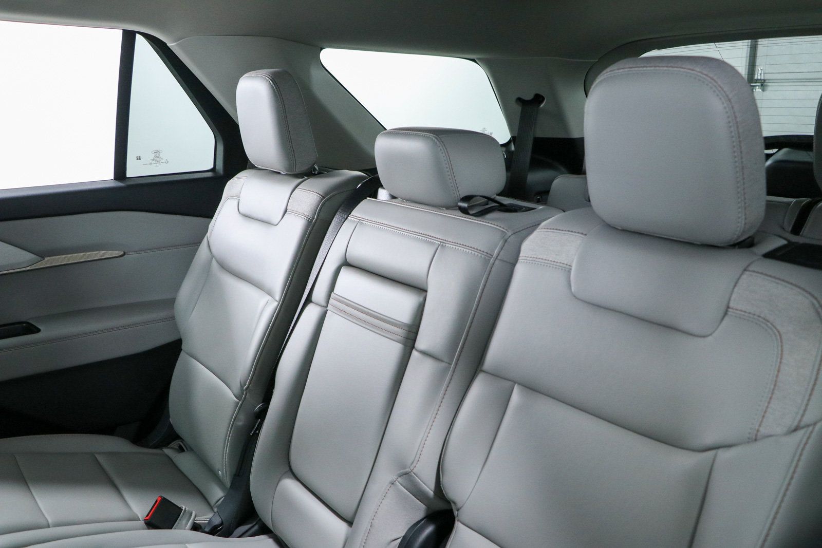 Used 2025 Ford Explorer Active w/ Active Comfort Package AWD/4WD image 24