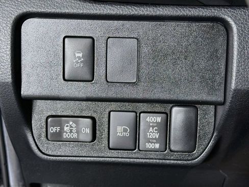 Used 2022 Toyota Tacoma TRD Sport w/ Technology Package RWD image 15