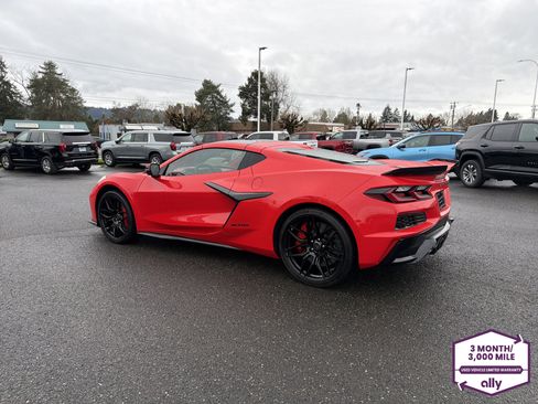 Used 2023 Chevrolet Corvette Z06 image 3