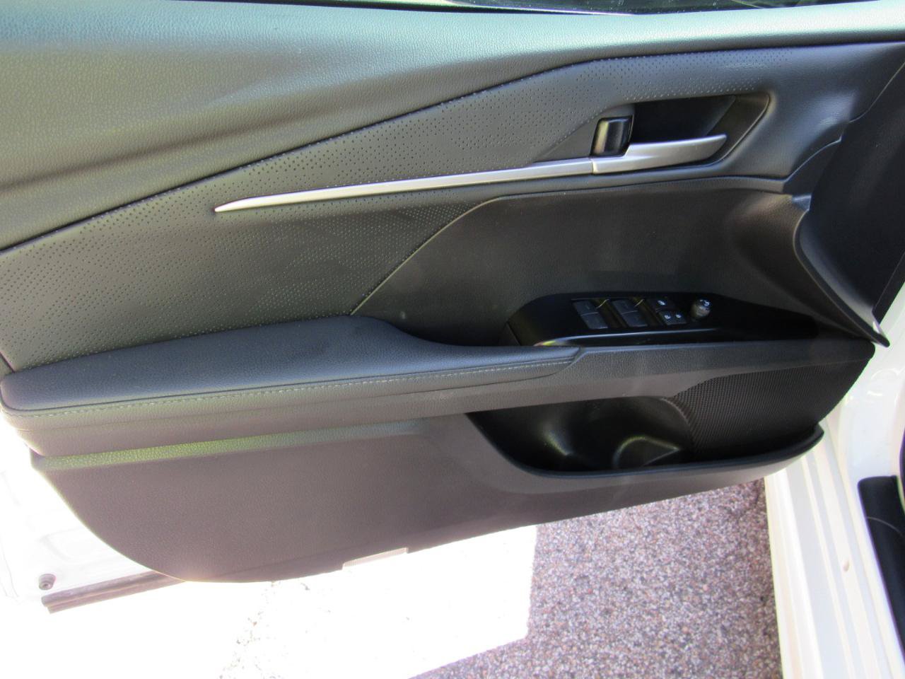 Used 2025 Toyota Camry XSE FWD image 14
