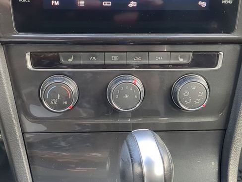 Used 2018 Volkswagen Golf S image 24