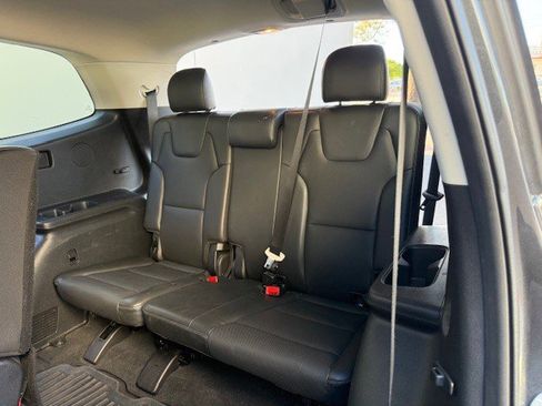 Used 2020 Kia Telluride LX image 16