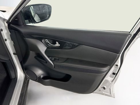 Used 2019 Nissan Rogue SL FWD image 31