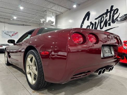 Used 2003 Chevrolet Corvette Coupe w/ Preferred Equipment Group RWD image 3