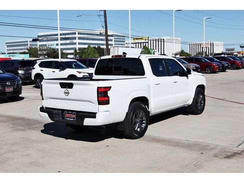 New 2026 Nissan Frontier SV w/ SV Convenience Package image 4