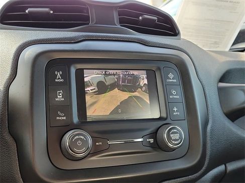 Used 2019 Jeep Renegade Sport image 21