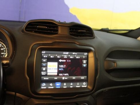 Used 2023 Jeep Renegade Altitude w/ Convenience Group I AWD/4WD image 19