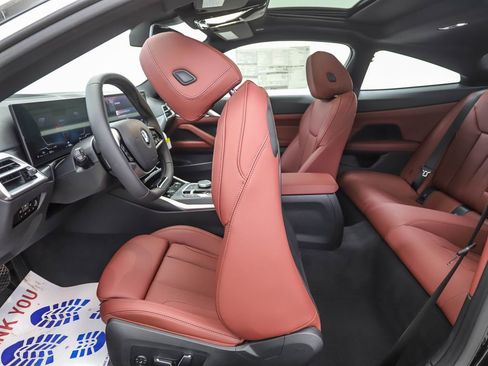 Used 2025 BMW 430i xDrive Coupe w/ Premium Package image 19