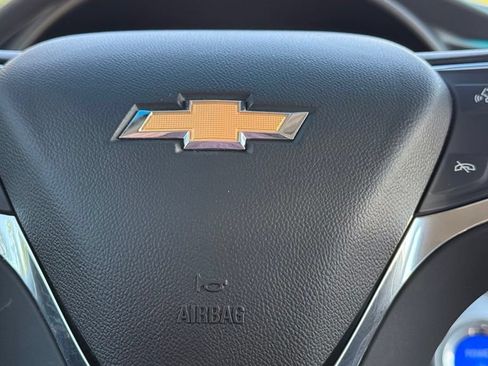 Used 2020 Chevrolet Bolt Premier w/ Infotainment Package FWD image 21