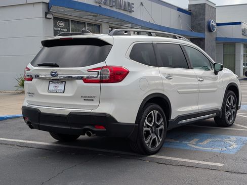 Used 2025 Subaru Ascent Touring AWD/4WD image 3