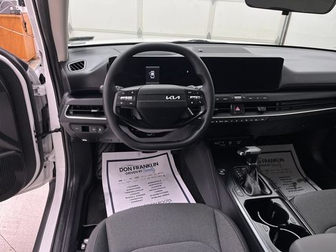 Used 2025 Kia K4 FWD image 15