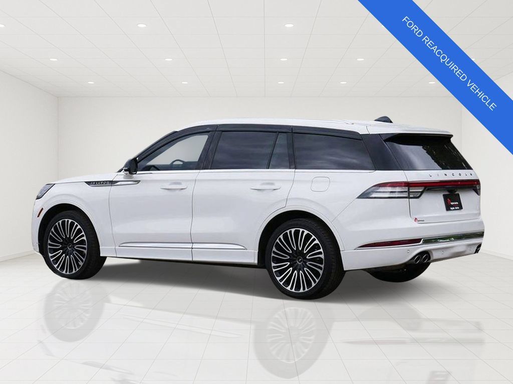 Used 2025 Lincoln Aviator Black Label AWD/4WD image 4
