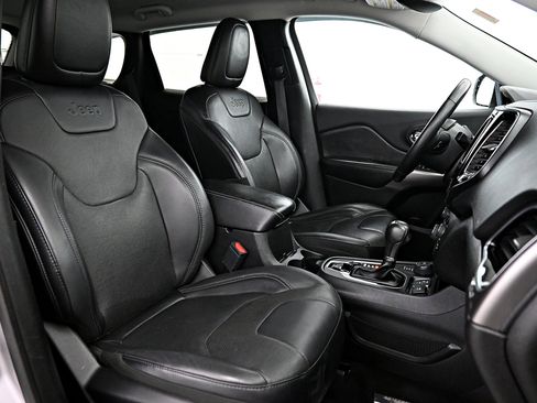 Used 2019 Jeep Cherokee Limited image 26