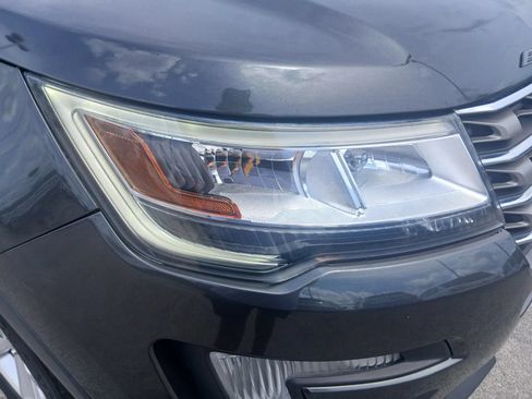 Used 2017 Ford Explorer XLT FWD image 21