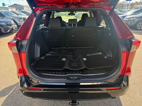 Used 2022 Toyota RAV4 SE image 7