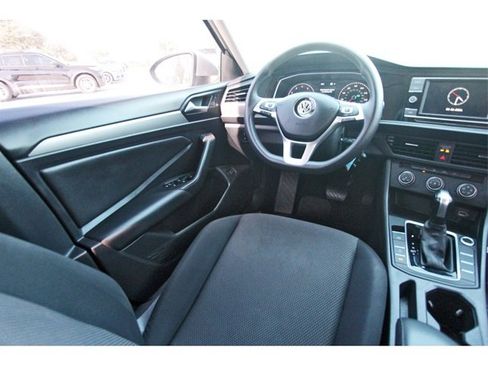 Used 2019 Volkswagen Jetta S w/ Driver Assistance Package image 7