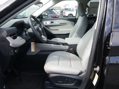 New 2026 Ford Explorer Active AWD/4WD image 2
