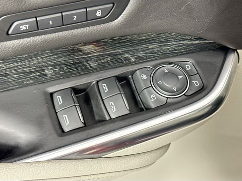 Used 2021 Cadillac XT4 Premium Luxury w/ Driver Awareness Package FWD image 18