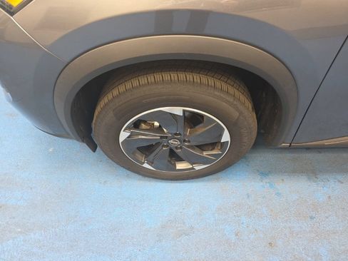 Used 2025 Nissan Rogue SV AWD/4WD image 14