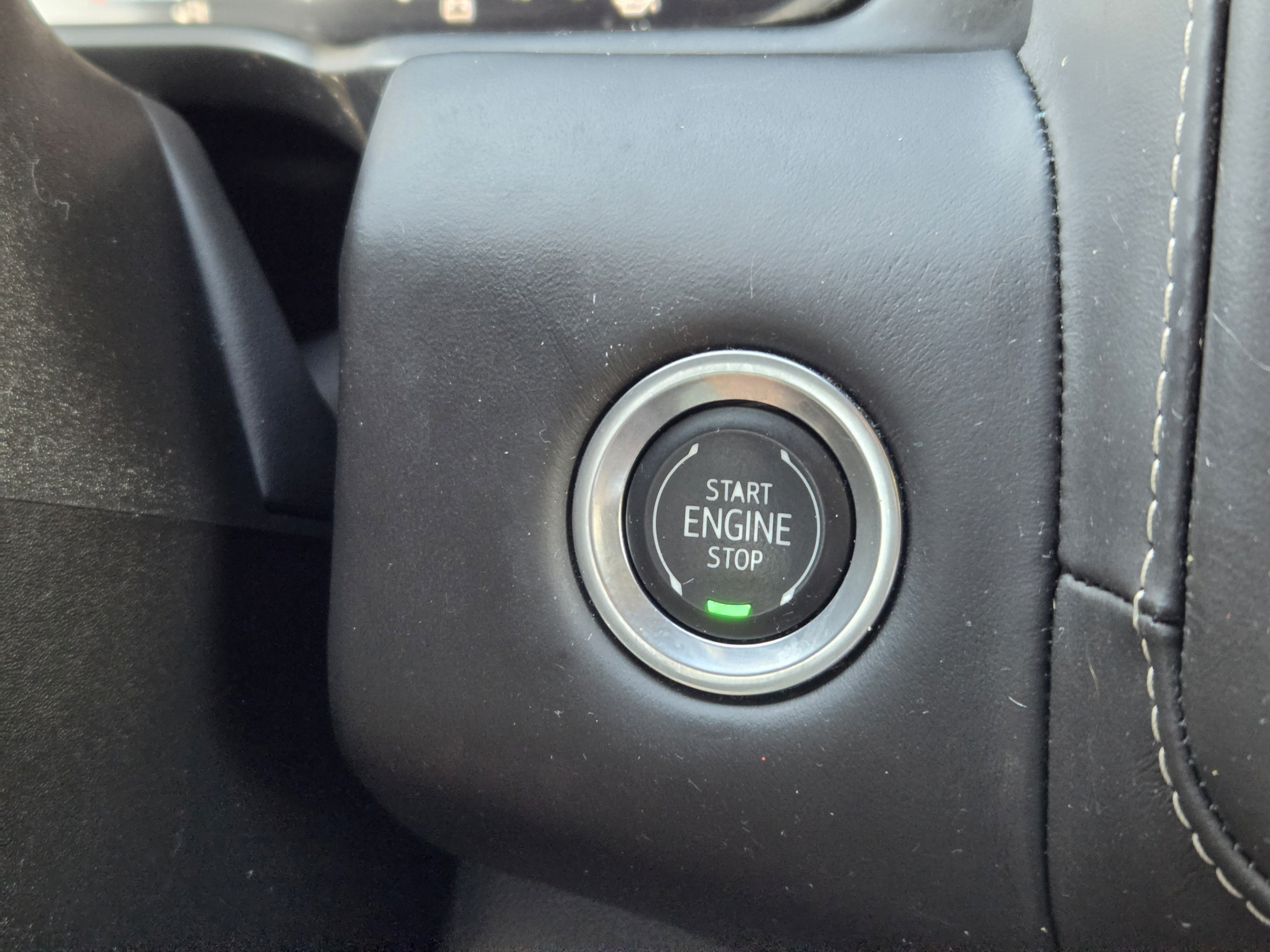 Used 2024 GMC Yukon XL Denali Ultimate AWD/4WD image 13
