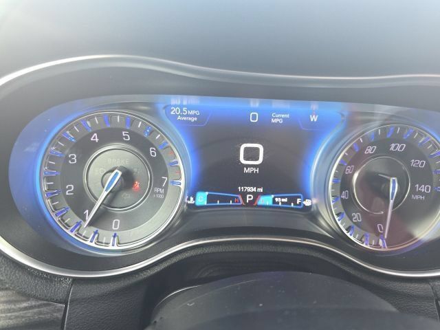 Used 2019 Chrysler 300 Touring w/ Sport Appearance Package RWD image 12