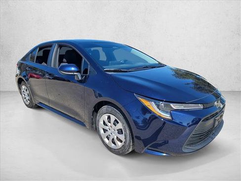 Used 2026 Toyota Corolla LE image 3