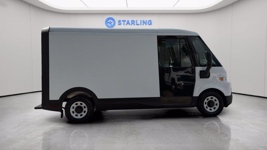 Used 2024 Chevrolet Brightdrop 400 w/ Commercial Equipment Package AWD/4WD image 12