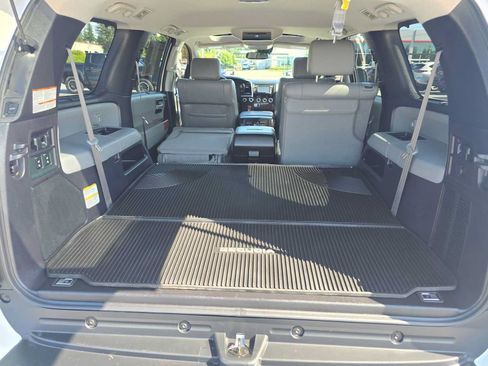 Used 2018 Toyota Sequoia Platinum AWD/4WD image 14