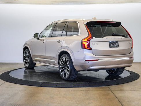 Certified 2026 Volvo XC90 T8 Plus w/ Protection Package Premier AWD/4WD image 2