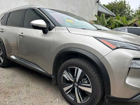 Used 2021 Nissan Rogue SL w/ Premium Package FWD image 4