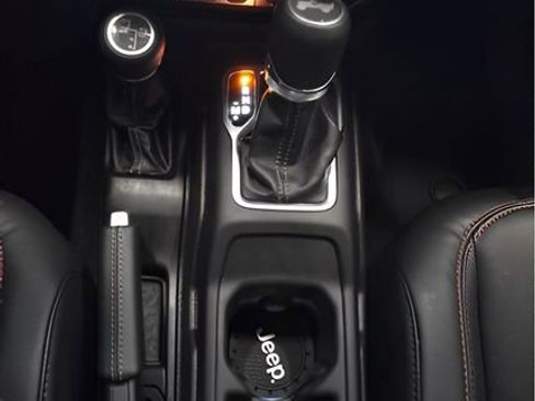 Used 2025 Jeep Wrangler Unlimited Rubicon image 27