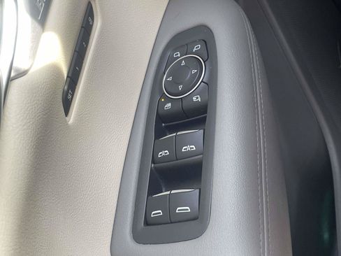 Used 2020 Cadillac XT6 Premium Luxury AWD/4WD image 29