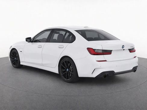Used 2022 BMW 330e w/ M Sport Package RWD image 7