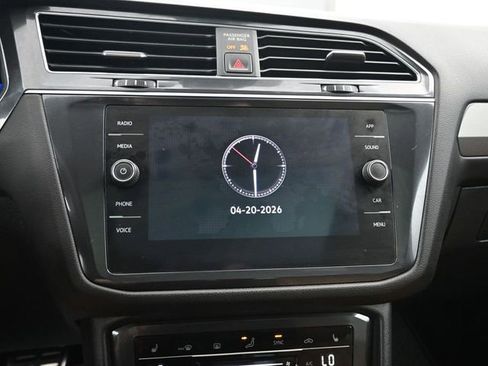 Used 2022 Volkswagen Tiguan SE R-Line image 18