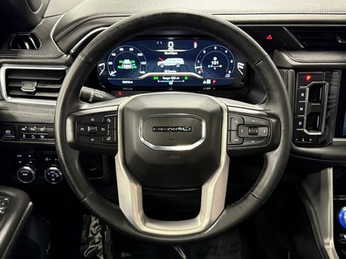 Used 2023 GMC Yukon Denali AWD/4WD image 19