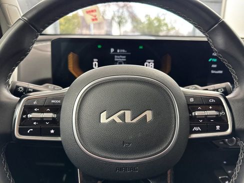 Used 2024 Kia Sorento S image 24