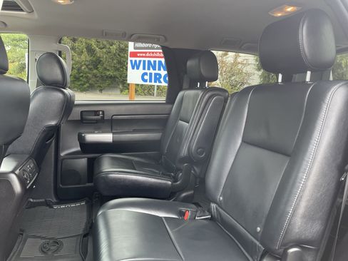 Used 2018 Toyota Sequoia TRD Sport AWD/4WD image 15