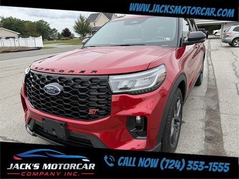 Used 2025 Ford Explorer ST image 3