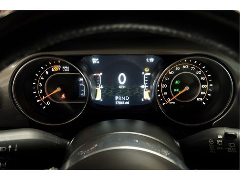Used 2020 Jeep Wrangler Unlimited Sahara AWD/4WD image 12