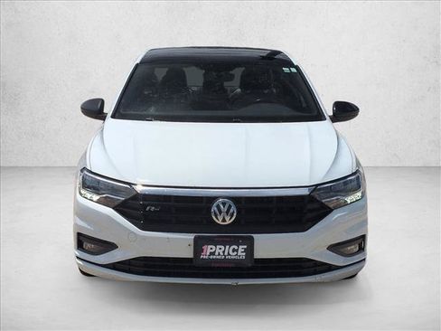 Used 2020 Volkswagen Jetta R-Line w/ R-Line Cold Weather Package FWD image 2