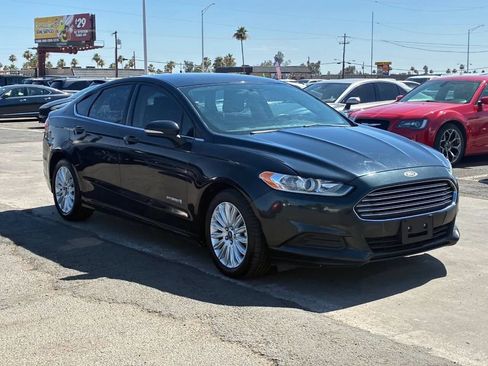 Used 2014 Ford Fusion SE FWD image 11