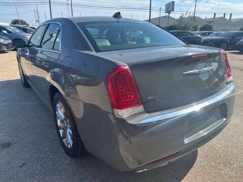 Used 2019 Chrysler 300 Touring L w/ Quick Order Package 22F AWD/4WD image 8