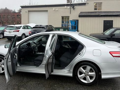 Used 2016 Toyota Camry LE FWD image 15