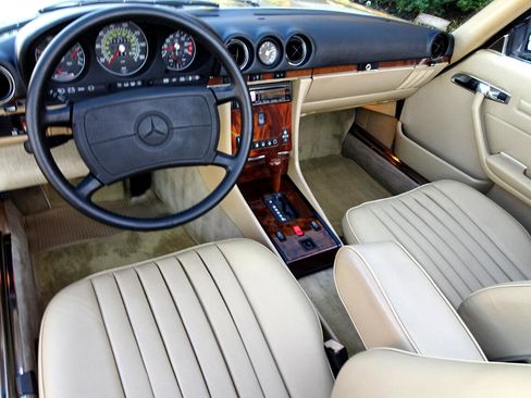 Used 1988 Mercedes-Benz 560 SL image 17
