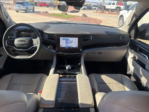 Used 2024 Jeep Wagoneer 2WD w/ Premium Group I image 12