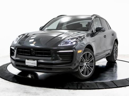 Certified 2025 Porsche Macan image 1
