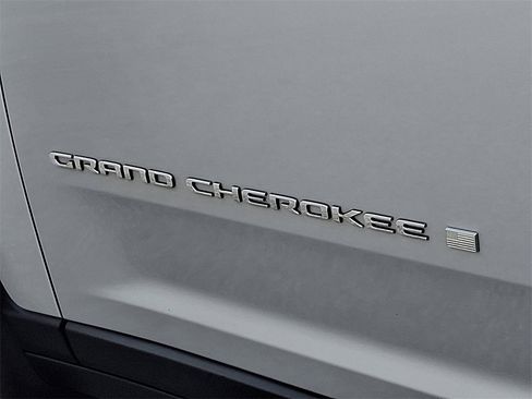 Used 2021 Jeep Grand Cherokee L Limited w/ MOPAR Finishing Package image 32