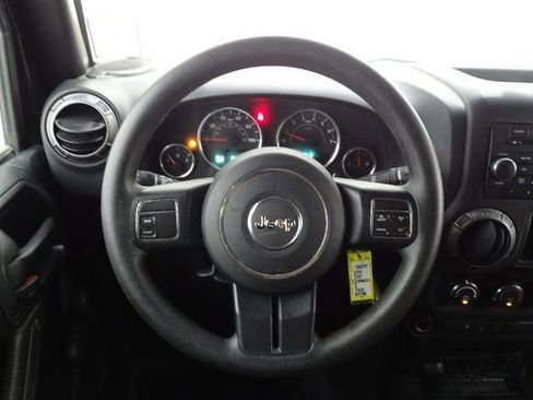 Used 2018 Jeep Wrangler Unlimited Sport image 22