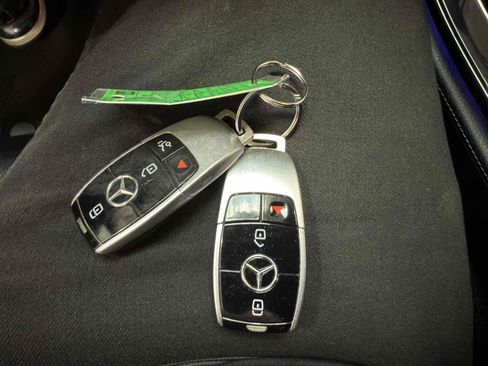 Used 2017 Mercedes-Benz E 400 4MATIC Wagon image 98
